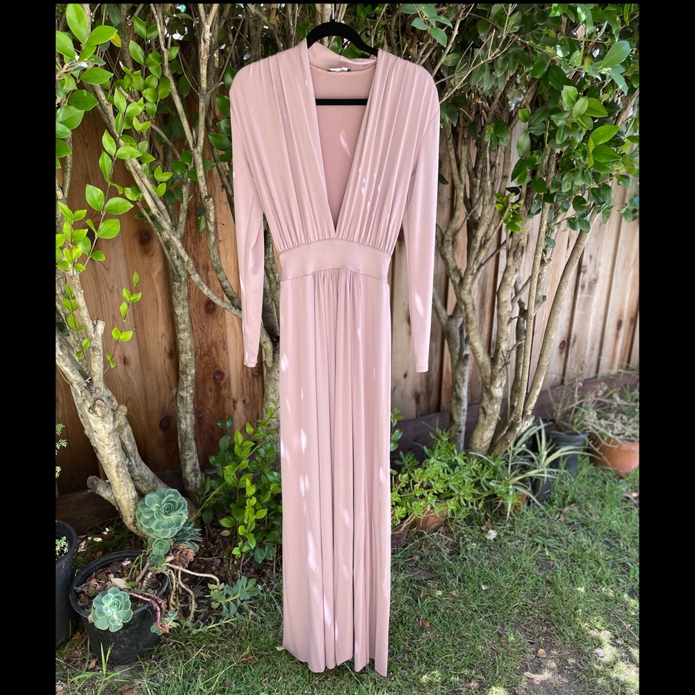 ⛔️SOLD⛔️Fashion Nova Maxi Dress - Picture 4 of 8